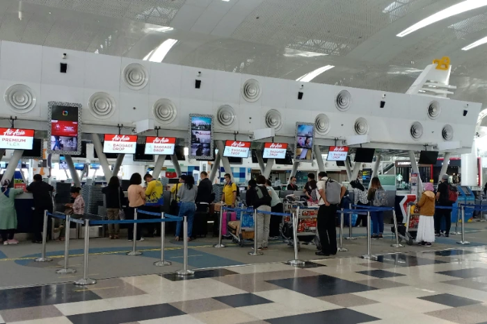 Bizarre Foods Banned on Indian Flights