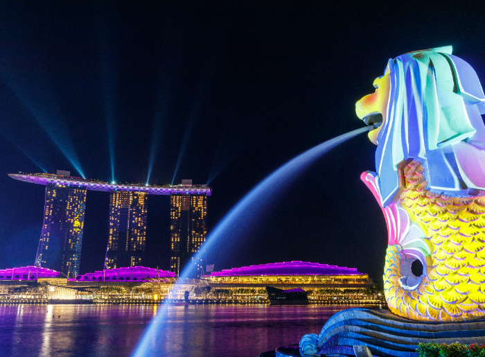 Singapore Marina Bay Sands Hotel and Merlion