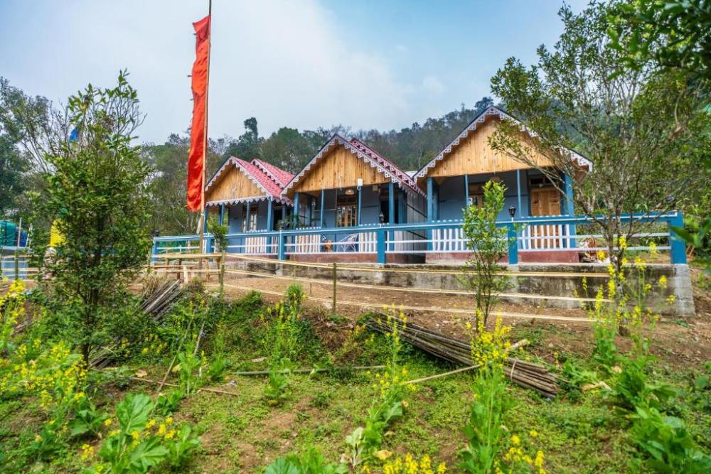 Monratino The Orange Farm Stay