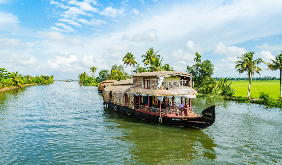 8 Houseboat Stays In India