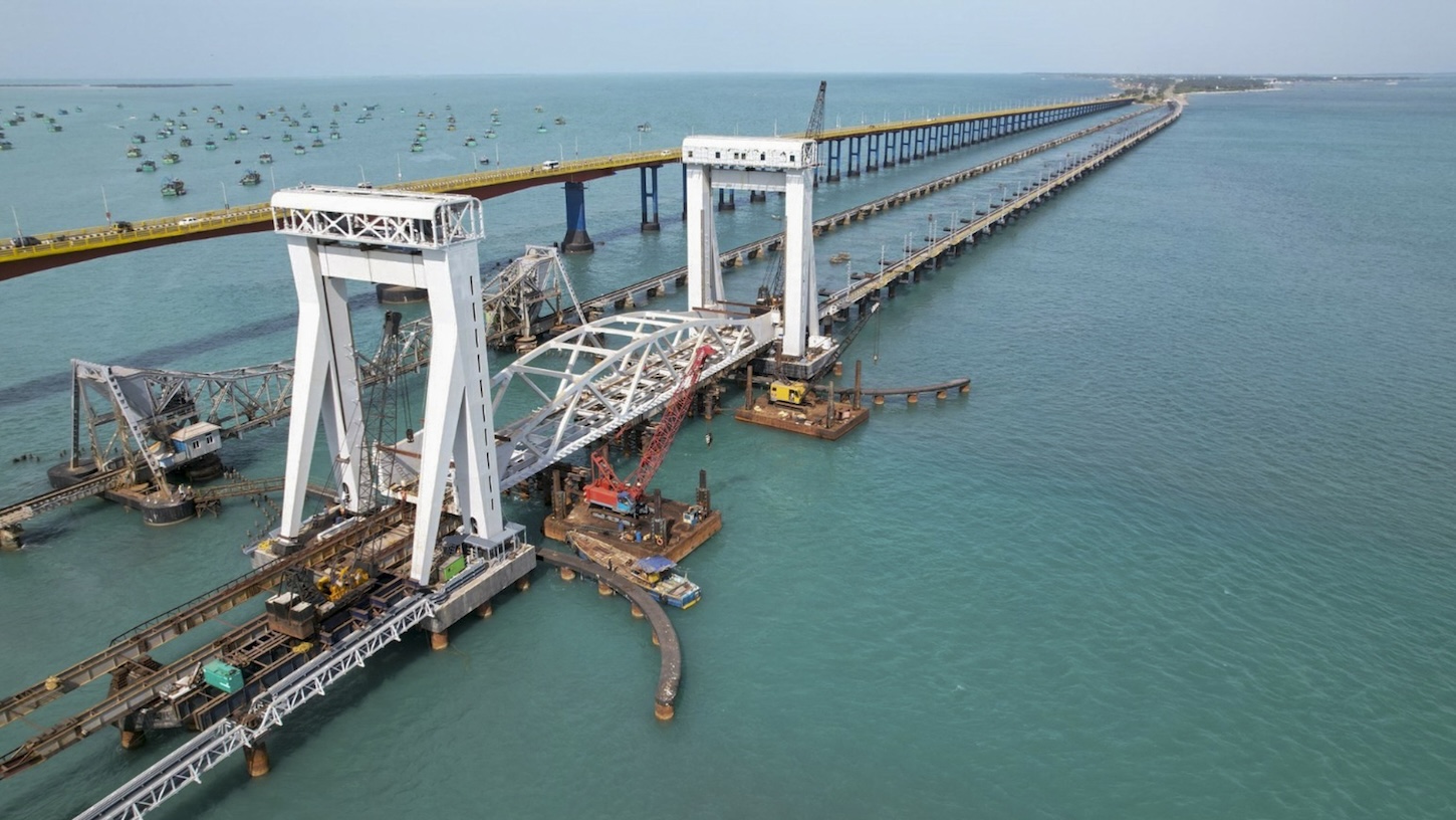 India's First Vertical-Lift Sea Bridge