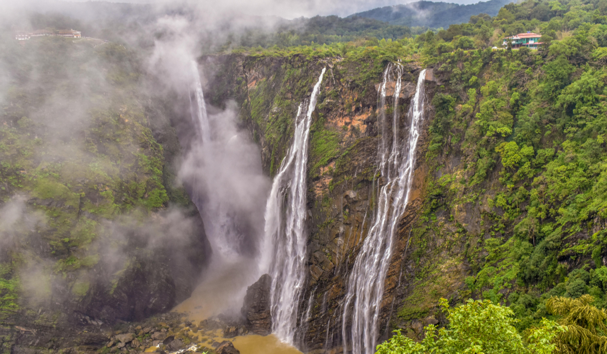 Your Perfect Indian Monsoon Getaway, According To Your Zodiac Sign